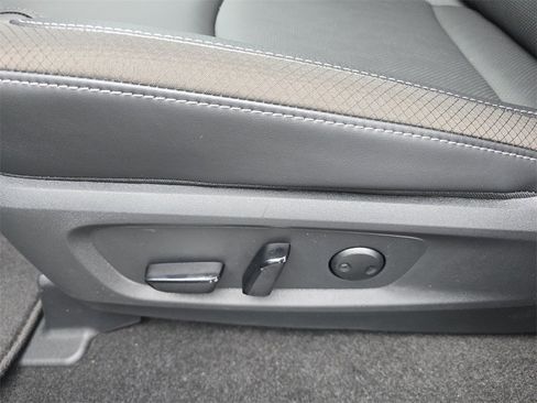New 2026 Nissan Pathfinder SL FWD image 17