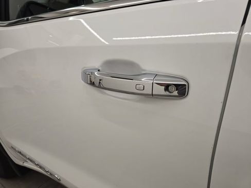 Used 2025 GMC Sierra 1500 SLT AWD/4WD image 19