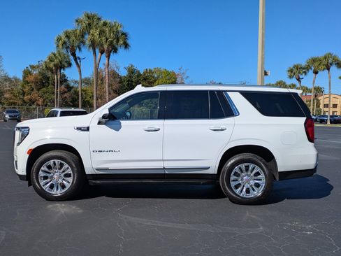 Used 2024 GMC Yukon Denali w/ Advanced Technology Package image 3