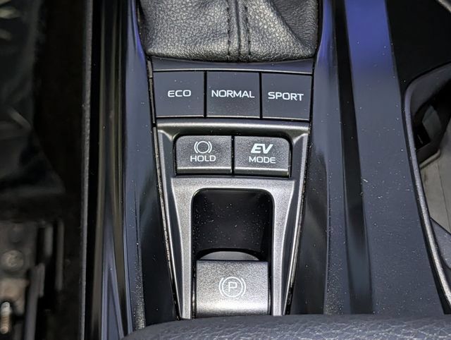 Used 2025 Toyota Camry SE FWD image 16