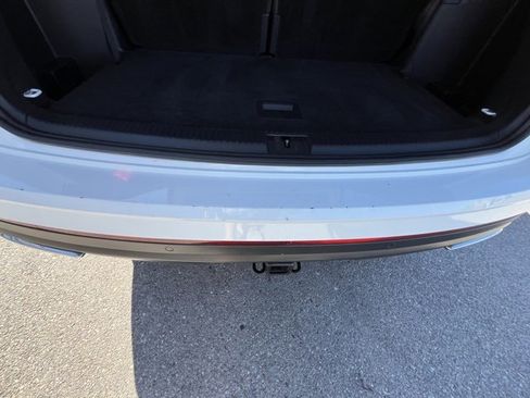 Used 2024 Volkswagen Atlas SE image 32