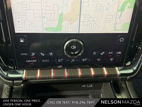 Used 2025 GMC Yukon AT4 w/ AT4 Premium Plus Package AWD/4WD image 31
