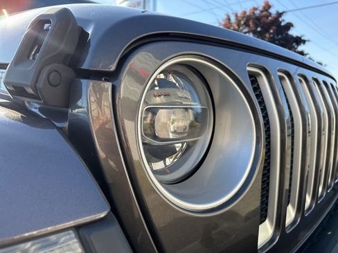 Used 2020 Jeep Wrangler Unlimited Sahara AWD/4WD image 9