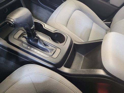 Used 2019 GMC Canyon 2WD Crew Cab w/ Convenience Package image 26