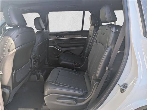 New 2026 Jeep Grand Cherokee L Limited AWD/4WD image 17