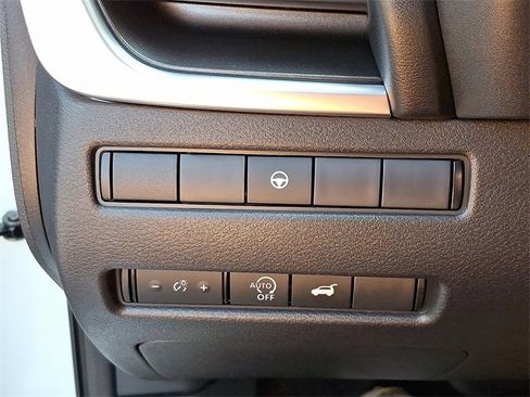 Used 2023 Nissan Rogue SV w/ SV Premium B Package image 26