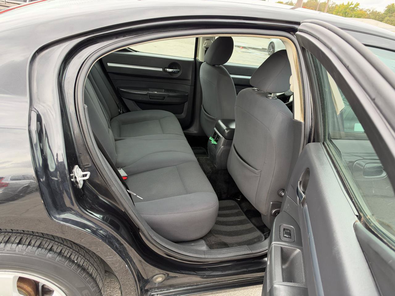 Used 2010 Dodge Charger SXT RWD image 10