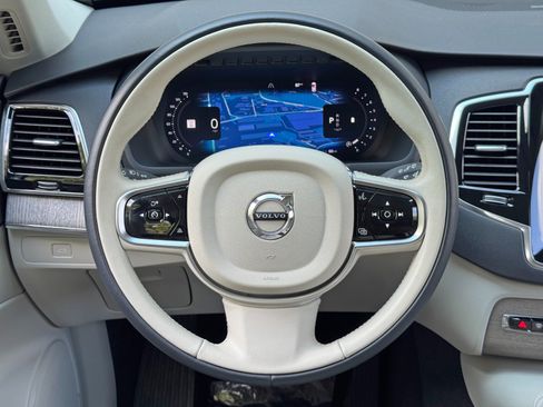 Used 2025 Volvo XC90 B6 Plus AWD/4WD image 21