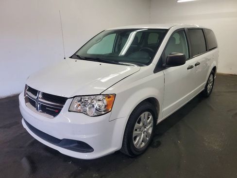 Used 2019 Dodge Grand Caravan SE w/ UConnect Hands-Free Group FWD image 1