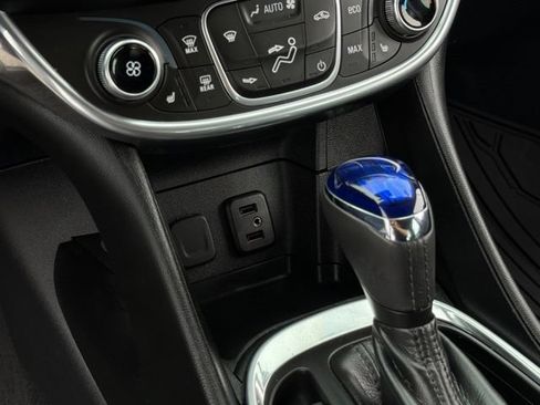 Used 2018 Chevrolet Volt Premier w/ Driver Confidence Package FWD image 27