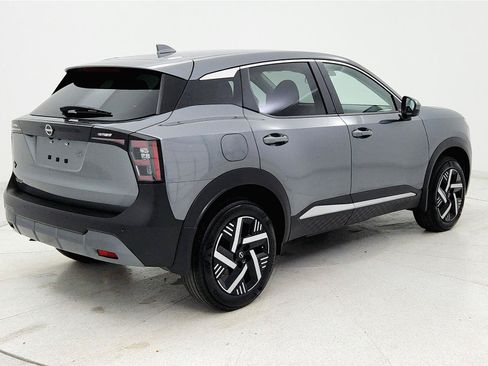 Used 2025 Nissan Kicks SV FWD image 5