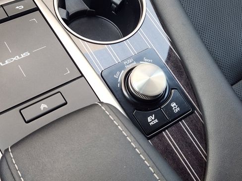 Used 2022 Lexus RX 450hL Luxury w/ Cold Area Package (CT) image 23