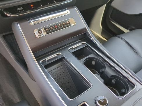 Used 2026 Lincoln Aviator Reserve AWD/4WD image 19