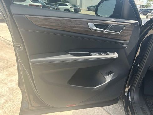 Used 2024 Volkswagen Atlas SEL AWD/4WD image 50