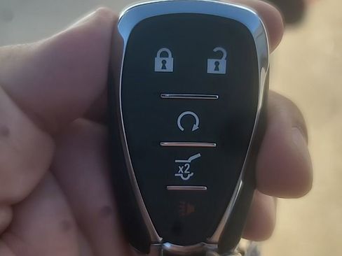 Used 2022 Chevrolet Traverse LT w/ Midnight/Sport Edition image 12