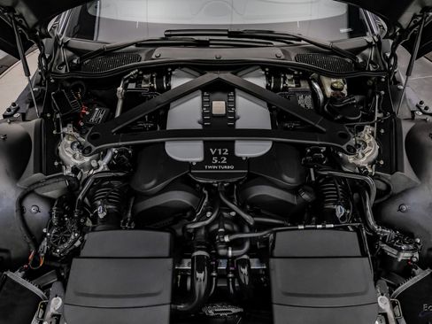 Used 2023 Aston Martin V12 Vantage RWD image 3