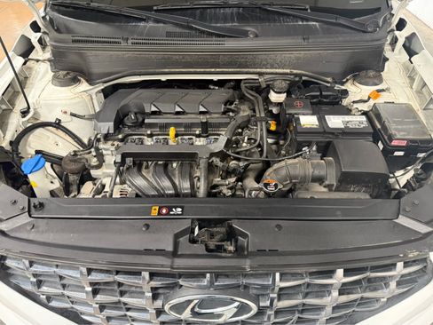 Used 2022 Hyundai Venue Limited FWD image 12