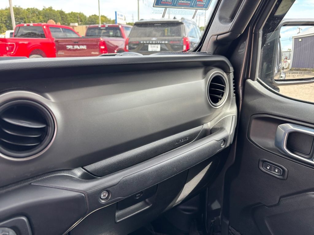 Used 2021 Jeep Gladiator Sport AWD/4WD image 26