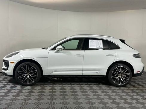 Used 2024 Porsche Macan Base image 3