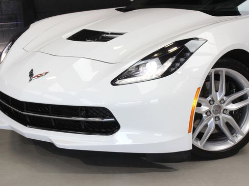 Used 2019 Chevrolet Corvette Stingray Coupe image 7