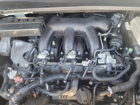 Used 2018 Nissan Pathfinder SL w/ SL Premium Package FWD image 30