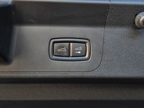 Used 2018 Porsche Panamera 4 image 39