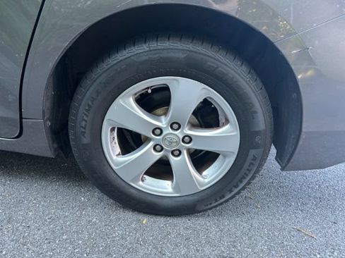 Used 2013 Toyota Sienna L w/ Towing Pkg FWD image 30