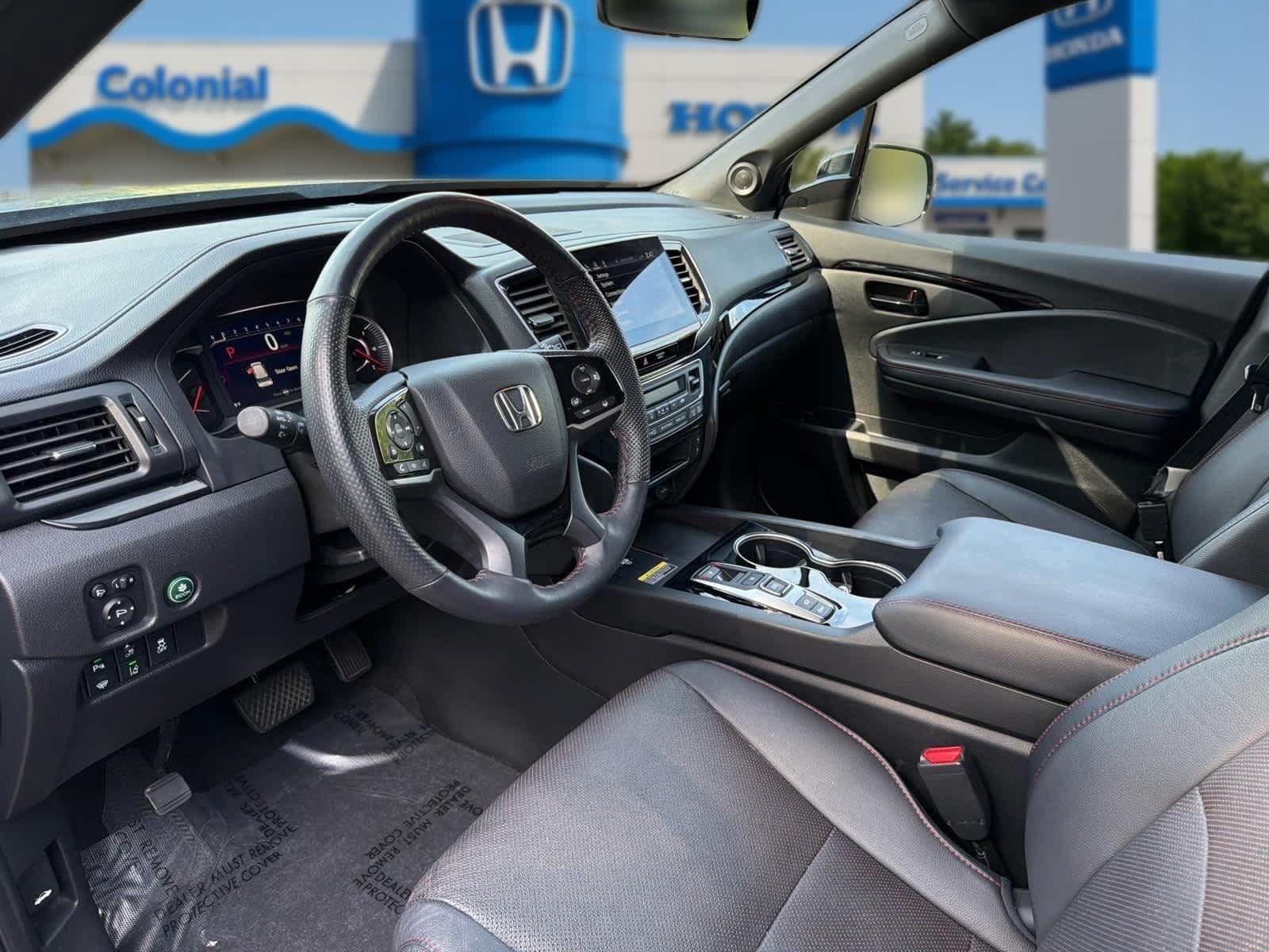 Used 2025 Honda Passport Black Edition image 12