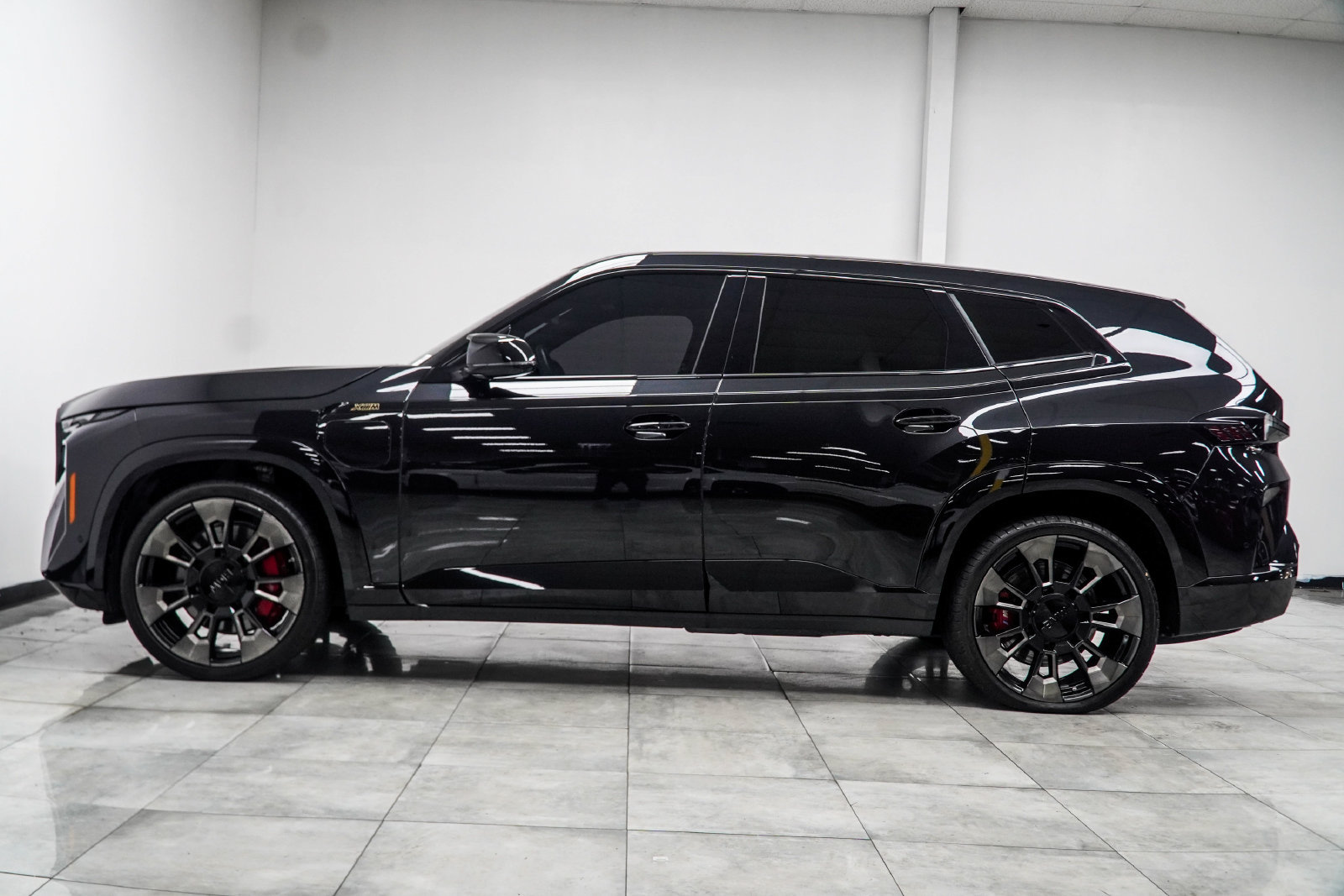 Used 2024 BMW XM AWD/4WD image 12