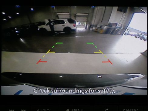 Used 2024 Nissan Rogue S FWD image 18