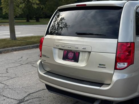 Used 2013 Dodge Grand Caravan Crew FWD image 10