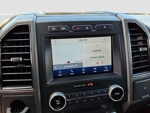 Used 2020 Ford Expedition XLT w/ Equipment Group 202A AWD/4WD image 22