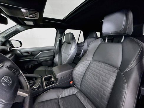 Certified 2026 Toyota 4Runner TRD Off-Road Premium w/ Tow Technology Package AWD/4WD image 3
