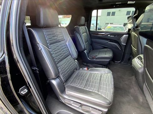 Used 2022 Cadillac Escalade ESV Sport Platinum w/ LPO, ONYX Package image 27