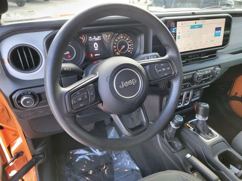 Used 2025 Jeep Wrangler Sport AWD/4WD image 15