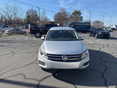 Used 2013 Volkswagen Tiguan S image 13