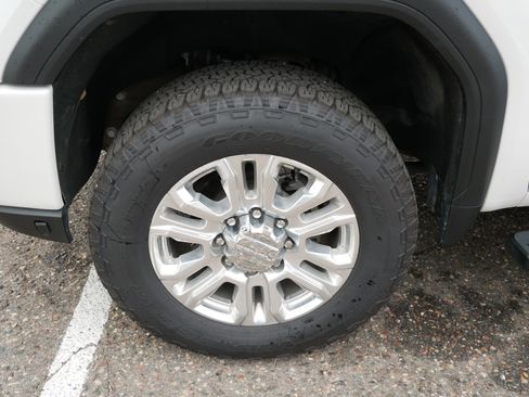 Certified 2022 GMC Sierra 2500 Denali image 9