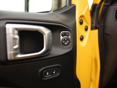 Used 2021 Jeep Wrangler Sport S image 13