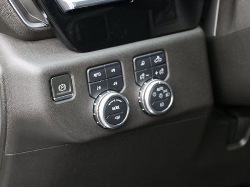Used 2024 GMC Sierra 2500 SLT w/ SLT Convenience Package AWD/4WD image 12