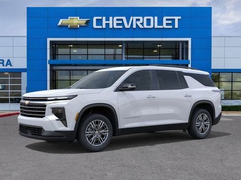 New 2026 Chevrolet Traverse LT image 2