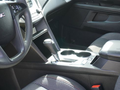 Used 2017 GMC Terrain SLE image 19