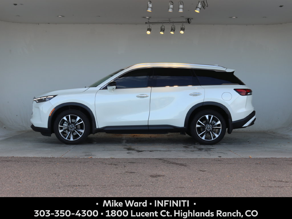 Used 2023 INFINITI QX60 Luxe AWD/4WD image 3