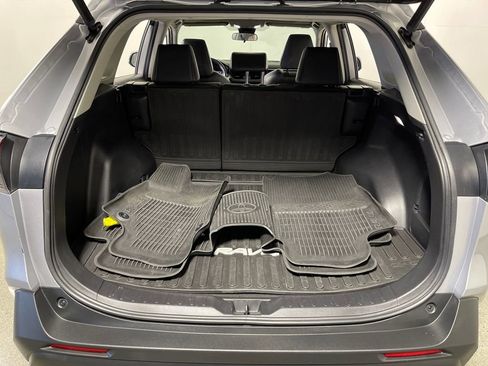 Certified 2022 Toyota RAV4 XLE Premium image 10