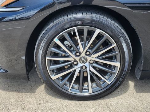 Certified 2024 Lexus ES 350 w/ Premium Package FWD image 10
