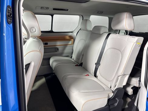 Certified 2025 Volkswagen ID. Buzz 1st Edition RWD image 21