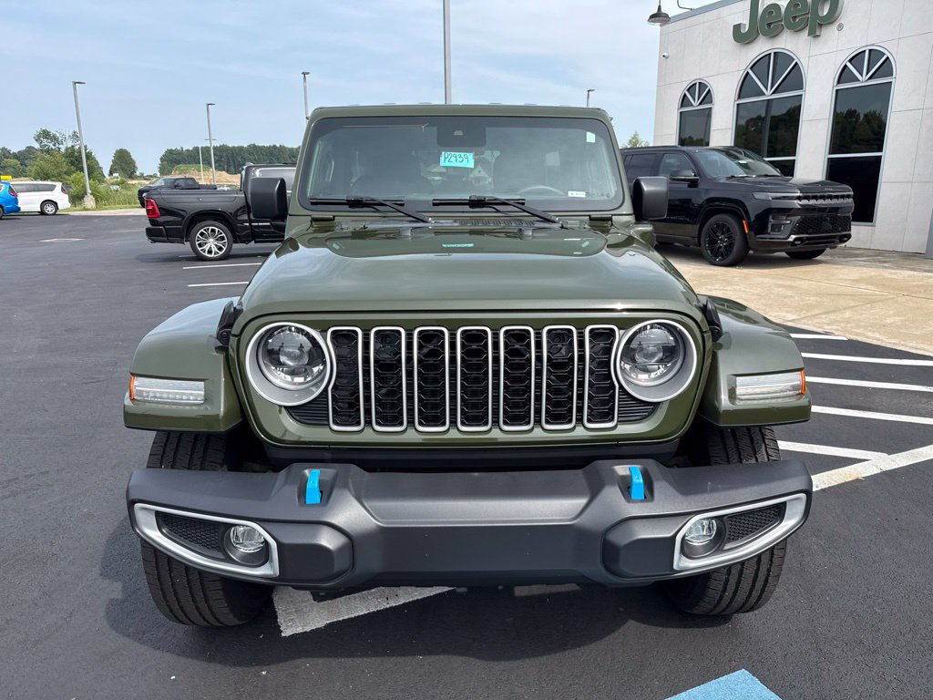 Used 2024 Jeep Wrangler Unlimited Sahara w/ Safety Group AWD/4WD image 3