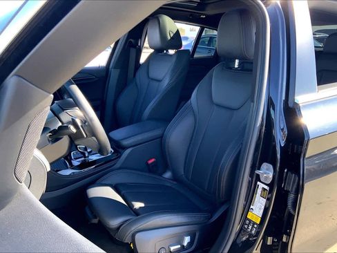 Used 2023 BMW X4 xDrive30i image 7