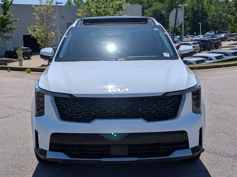 Used 2025 Kia Sorento S w/ Panoramic Sunroof Package FWD image 3