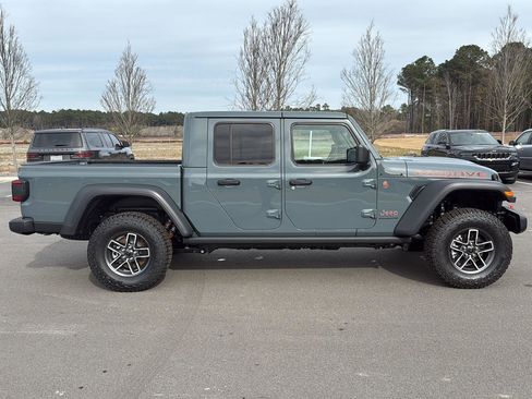 New 2025 Jeep Gladiator Mojave image 8