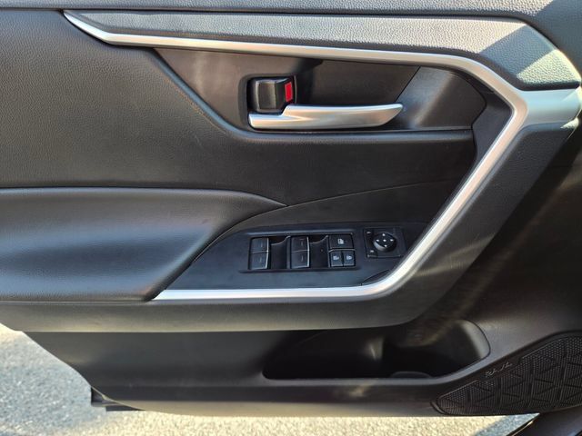 Used 2024 Toyota RAV4 XLE AWD/4WD image 26